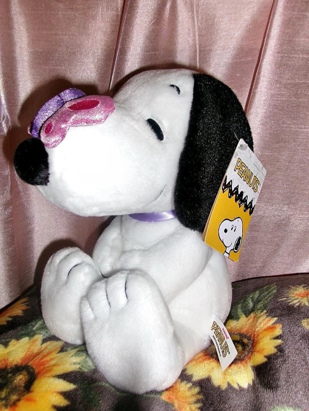 Peanuts Snoopy Plush with Pink Glitter Bow NWT